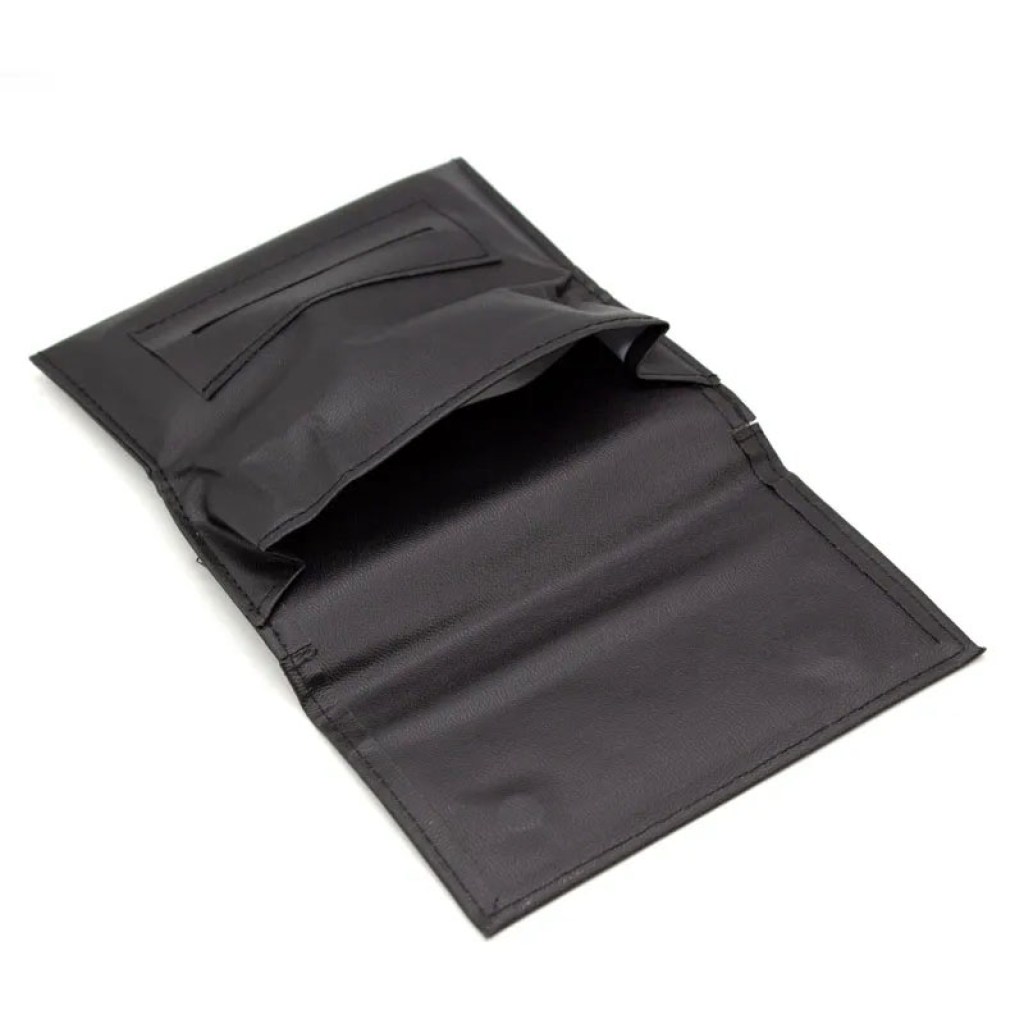 καπνοθήκη-δερματίνη-μικρή-σε-μαύρο-χρώμα